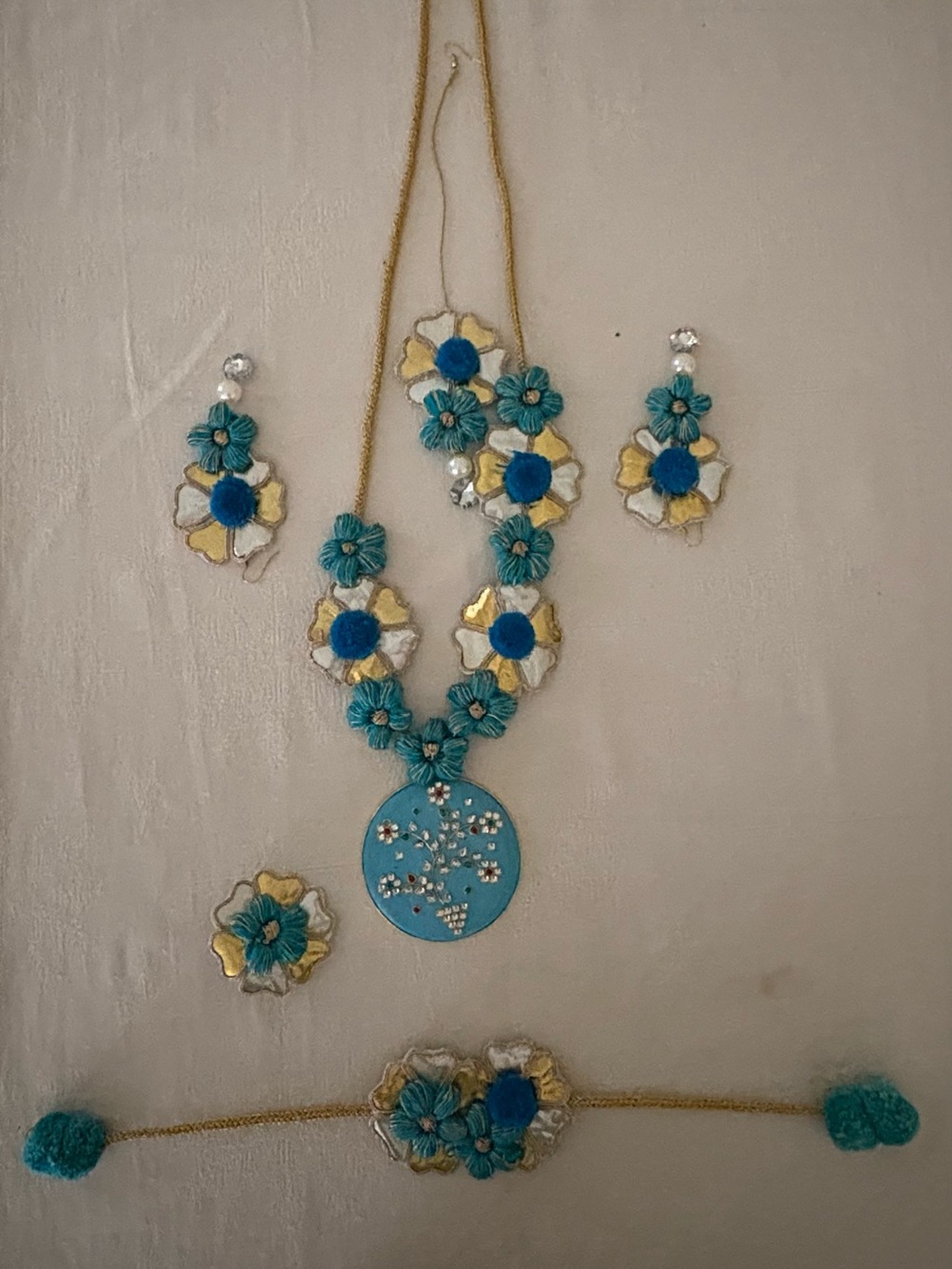 Elegant Floral Gotta Patti Jewelry Set (4-Piece Set)